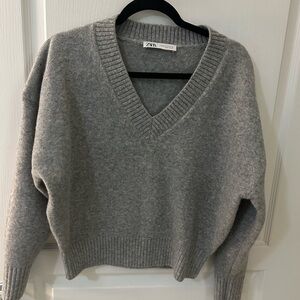 Zara Gray V-Neck Sweater with Ribbed Detailing